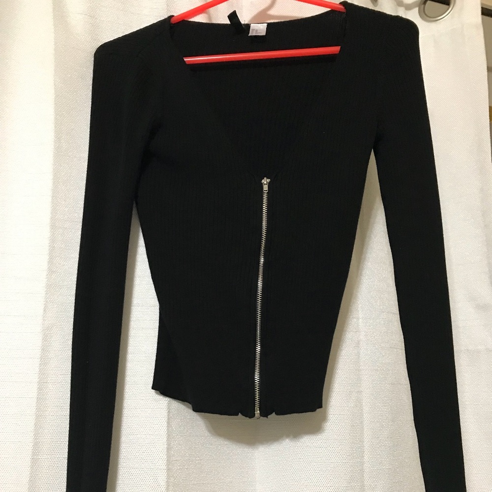 H&M black long sleeve zip up